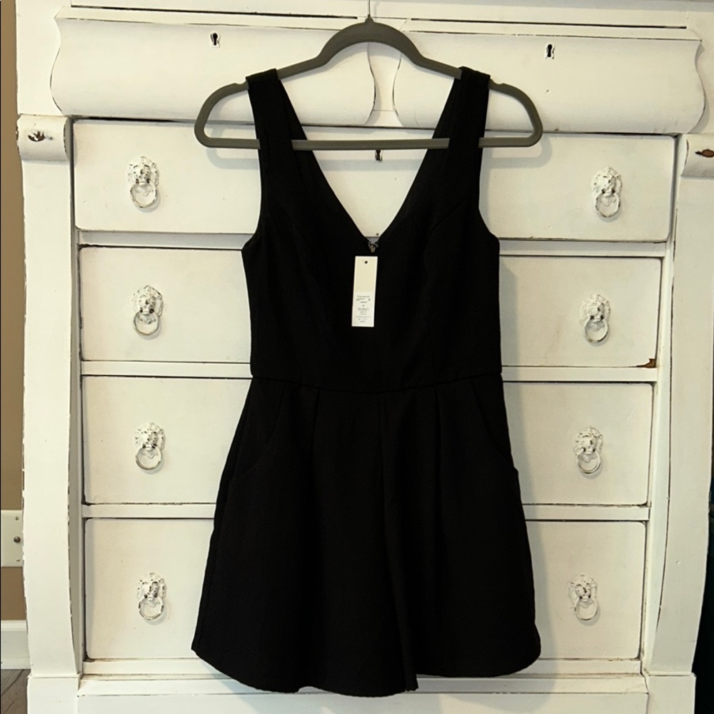Francesca's Collections Black Sweetheart neckline Romper